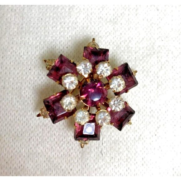 Vintage Gold Tone Brooch with Purple and Clear CZs - Picture 4 of 6
